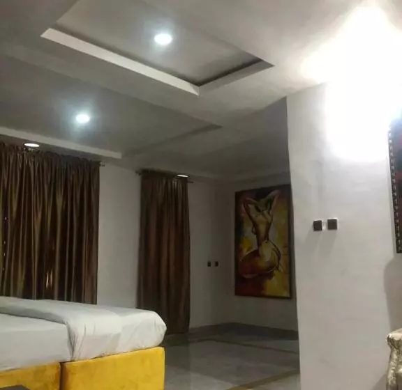 Davizz Hotel And Suites