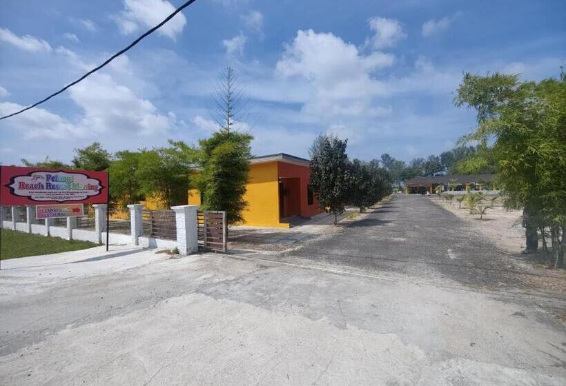 Отель Capital O 90949 Pelangi Beach Resort Mersing