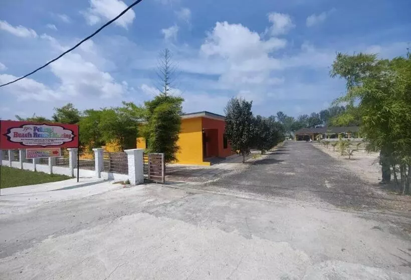 Hotelli Capital O 90949 Pelangi Beach Resort Mersing