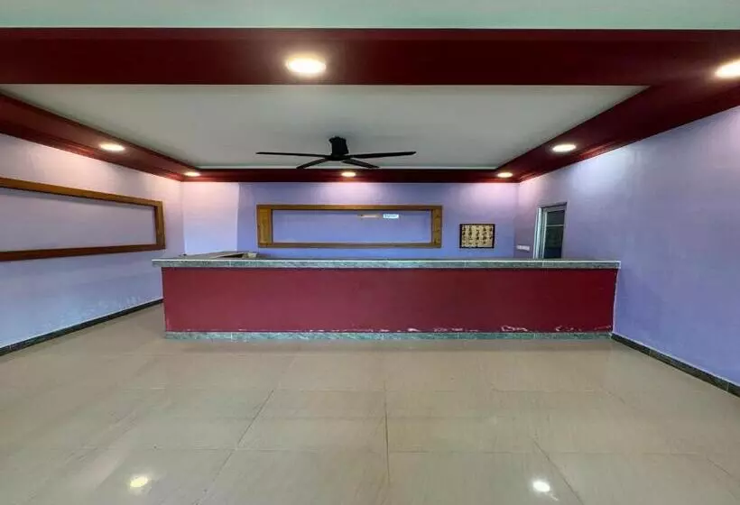 Hotelli Capital O 90949 Pelangi Beach Resort Mersing
