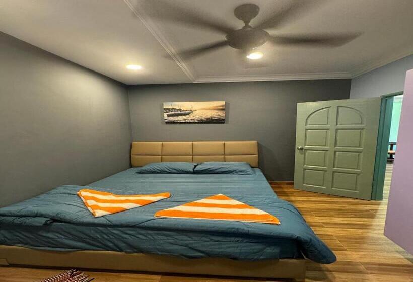 Отель Capital O 90949 Pelangi Beach Resort Mersing