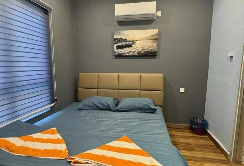 Hotelli Capital O 90949 Pelangi Beach Resort Mersing