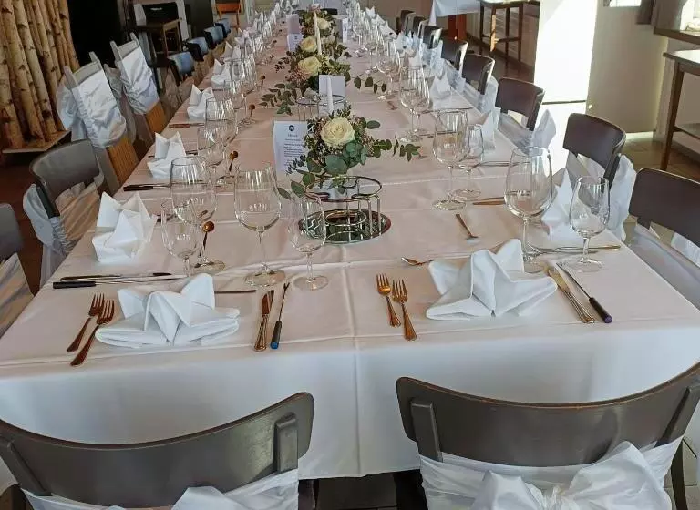 ホテル Gasthof Sternen Detligen