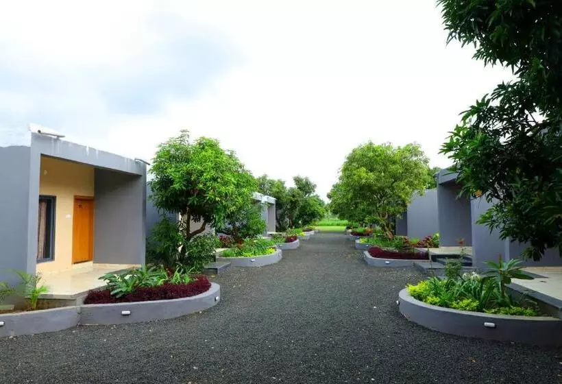 ホテル Iravati Resort