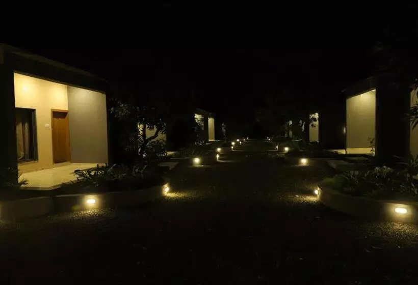 ホテル Iravati Resort