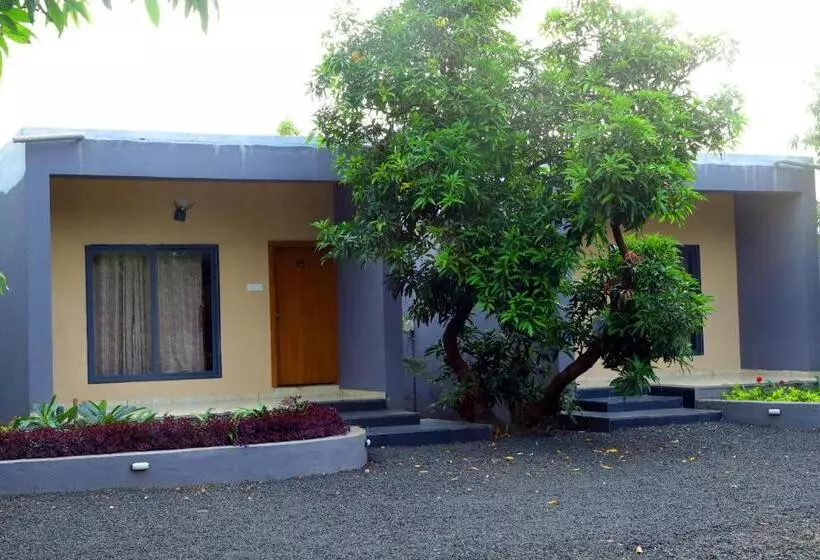 ホテル Iravati Resort