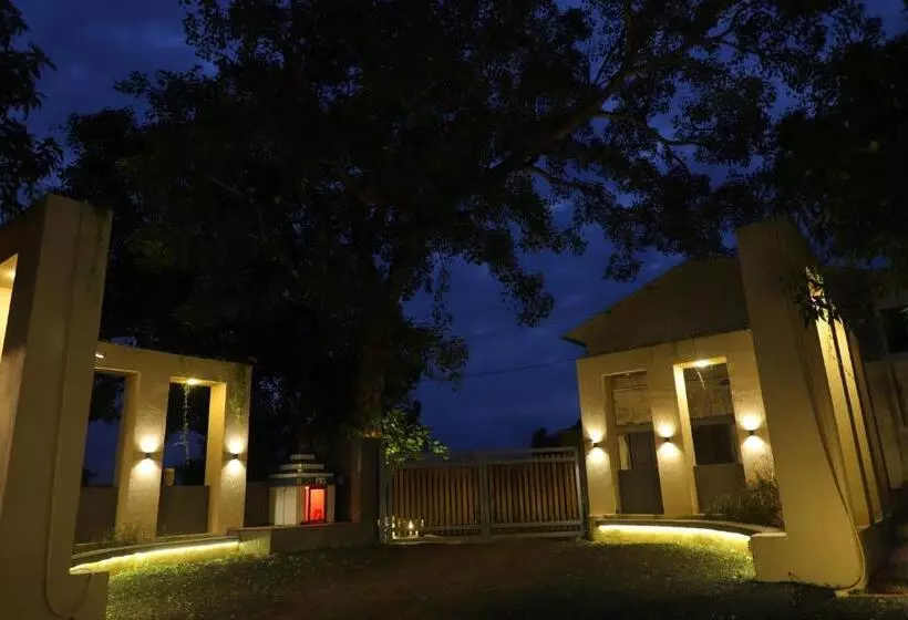 ホテル Iravati Resort