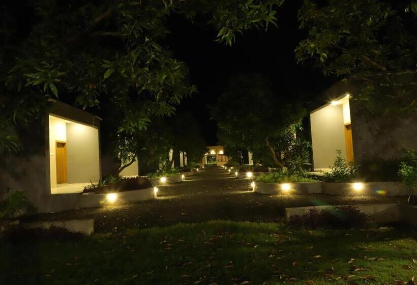 Отель Iravati Resort