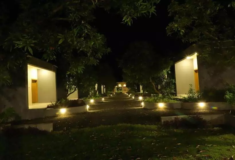 ホテル Iravati Resort