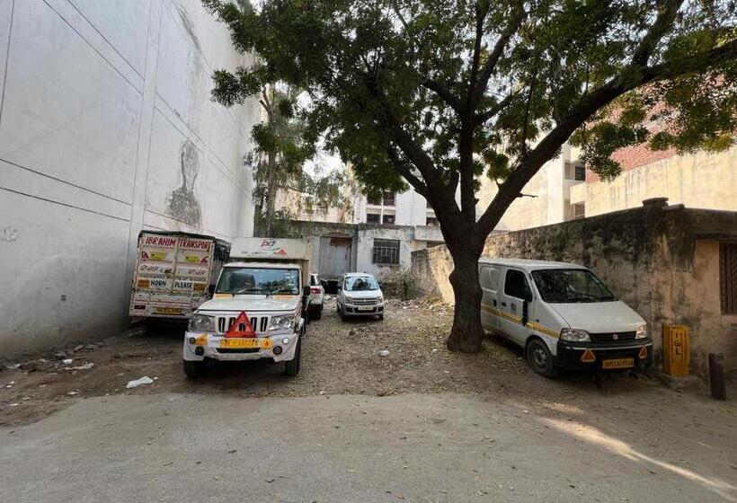 호텔 Ivory Inn New Delhi At Igi Airport