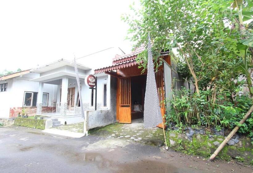 فندق Oyo 93789 Mbah Carik Homestay