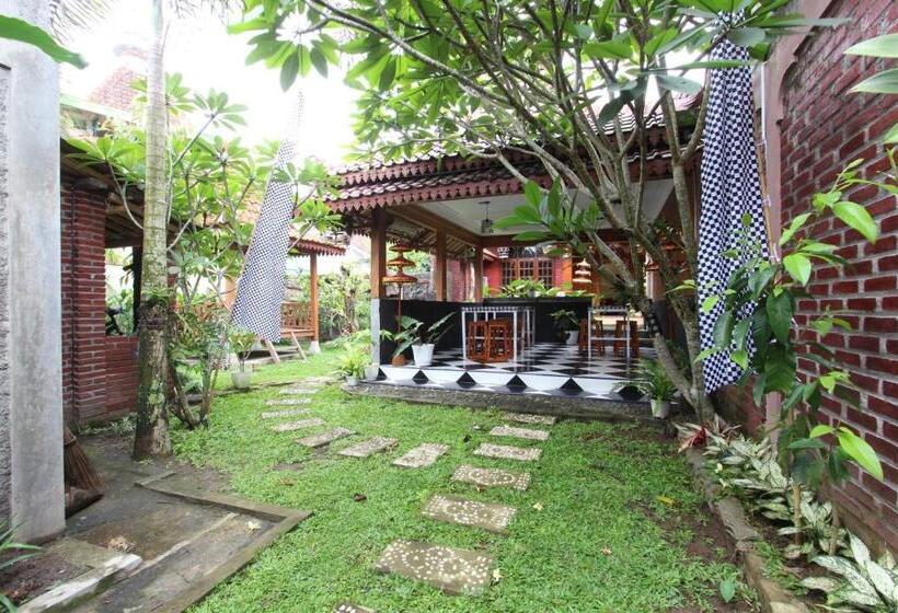 فندق Oyo 93789 Mbah Carik Homestay