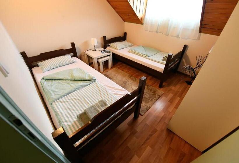 پانسیون Smestaj Simovic 2