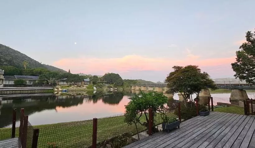 ペンション The River Pirate