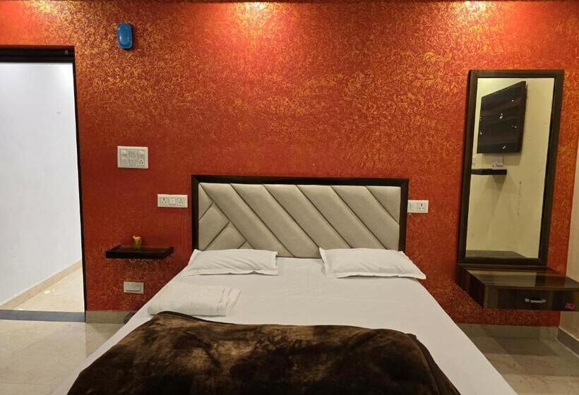 Sarojini Garden Hotel & Restaurant