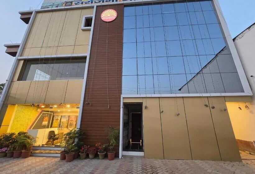 Sarojini Garden Hotel & Restaurant