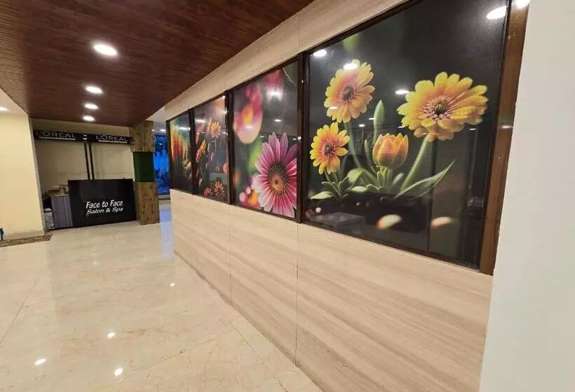 Sarojini Garden Hotel & Restaurant