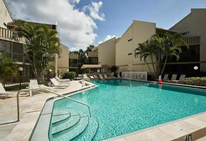 Stroll To Siesta Beach From Serene Condo +