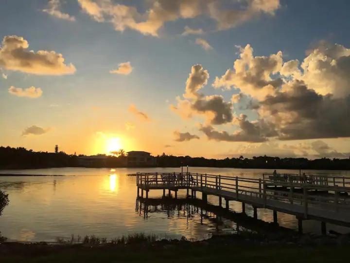 Stroll To Siesta Beach From Serene Condo +