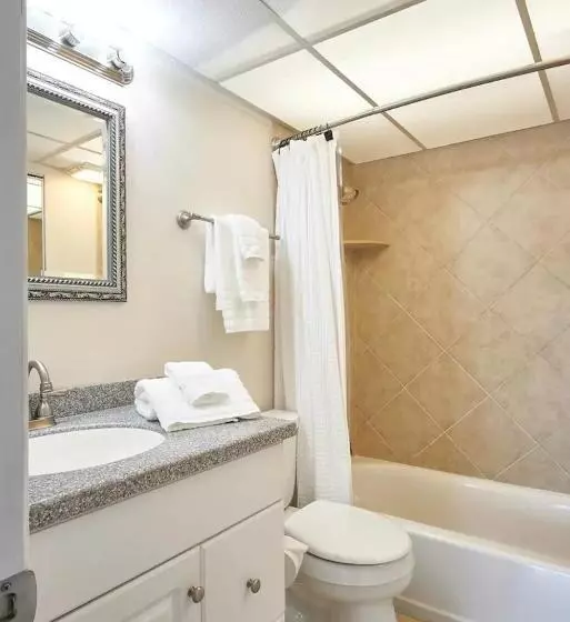 Stroll To Siesta Beach From Serene Condo +