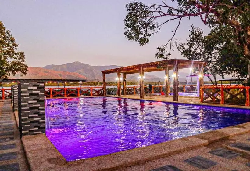 Hotelli Dawal Lakeview Resort