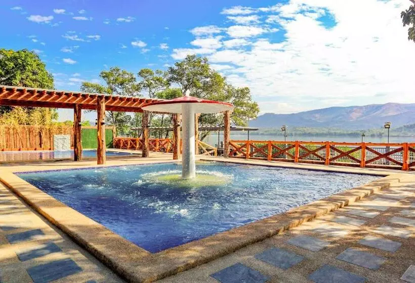 Hotelli Dawal Lakeview Resort