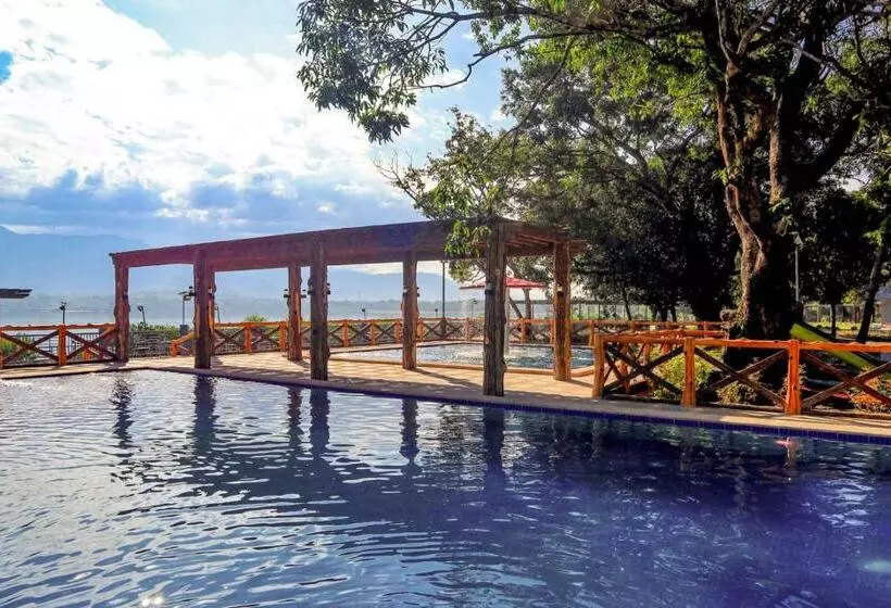 Hotelli Dawal Lakeview Resort