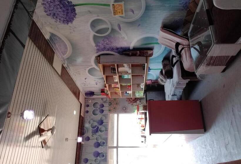 Choice Hotel And Restaurant Cafe