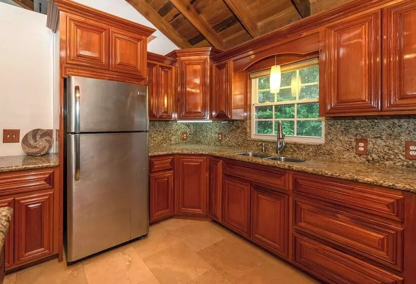 پانسیون Pur Private Suites