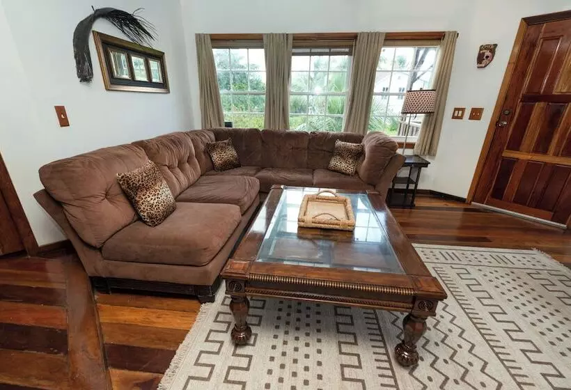 پانسیون Pur Private Suites