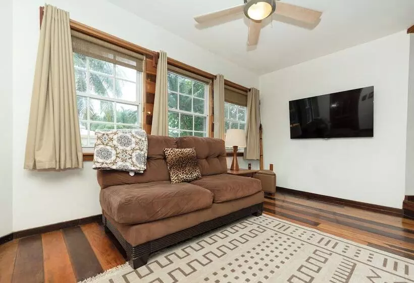 پانسیون Pur Private Suites