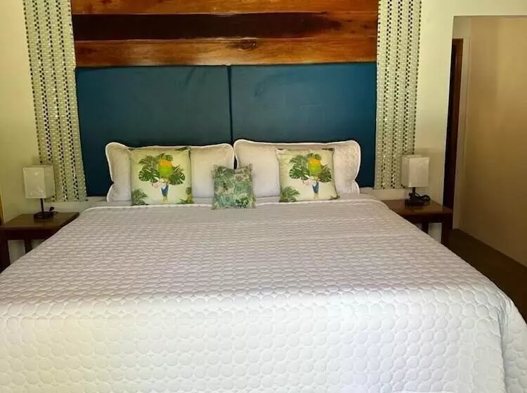 پانسیون Pur Private Suites