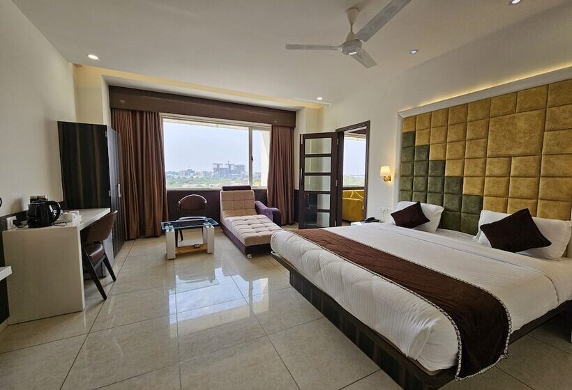 هتل Grand Darshan Vadodara