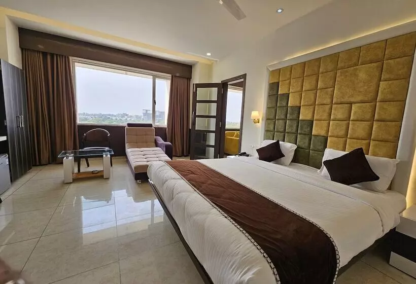 هتل Grand Darshan Vadodara