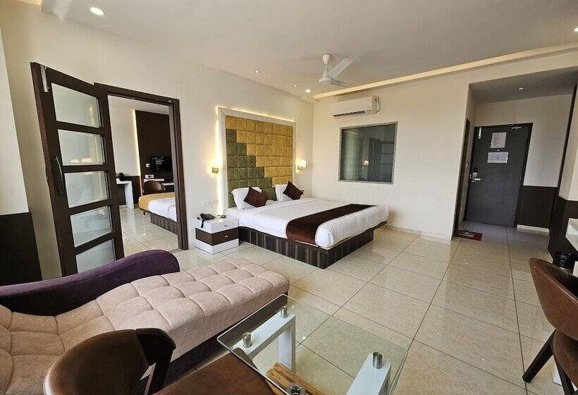 هتل Grand Darshan Vadodara