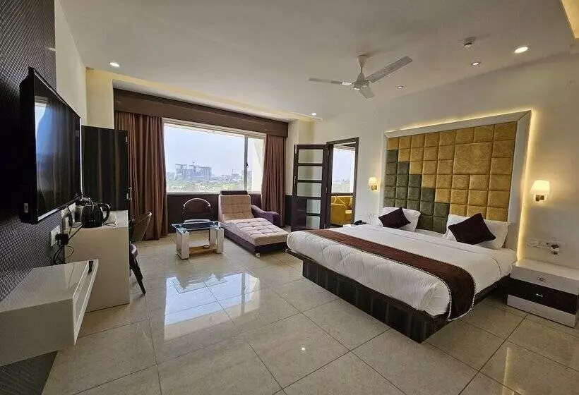 هتل Grand Darshan Vadodara