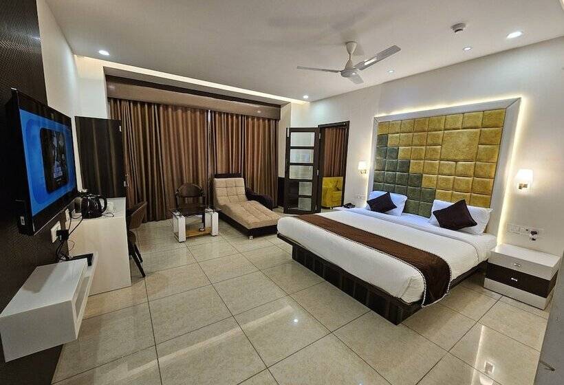 هتل Grand Darshan Vadodara