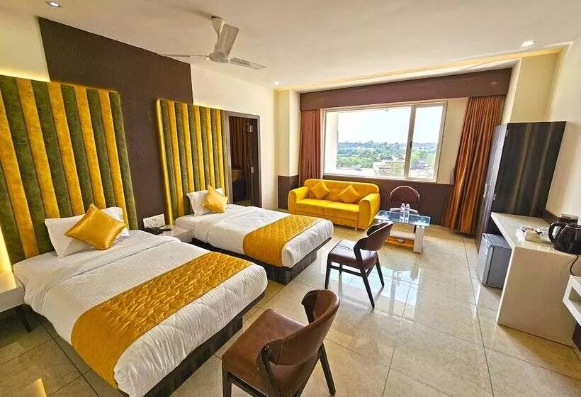 هتل Grand Darshan Vadodara