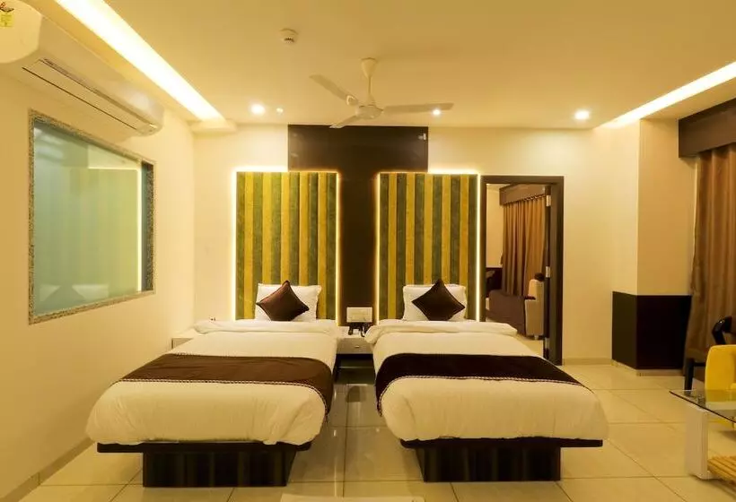 هتل Grand Darshan Vadodara