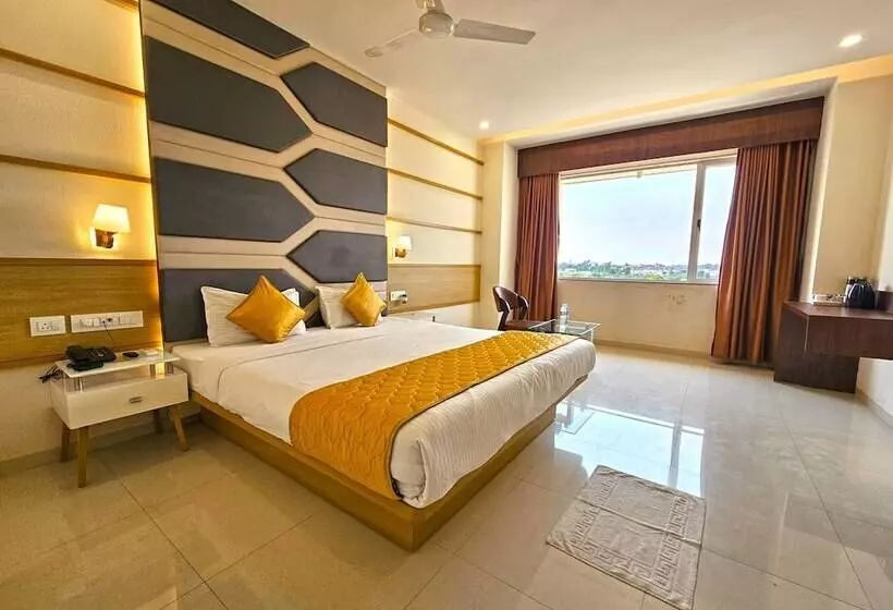 هتل Grand Darshan Vadodara