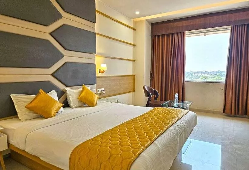 هتل Grand Darshan Vadodara