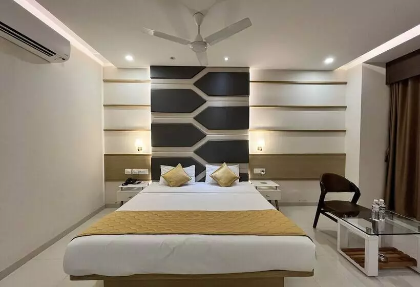 هتل Grand Darshan Vadodara