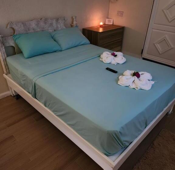 پانسیون Rose Hideaway