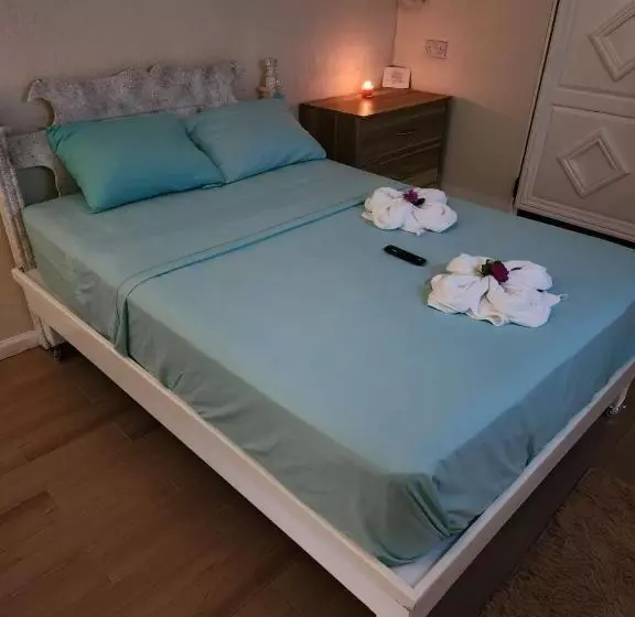 پانسیون Rose Hideaway