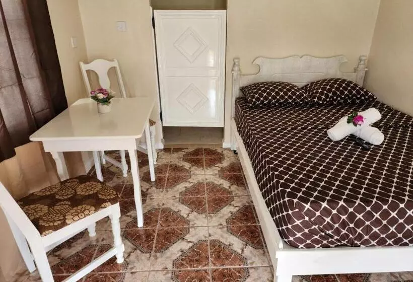 پانسیون Rose Hideaway