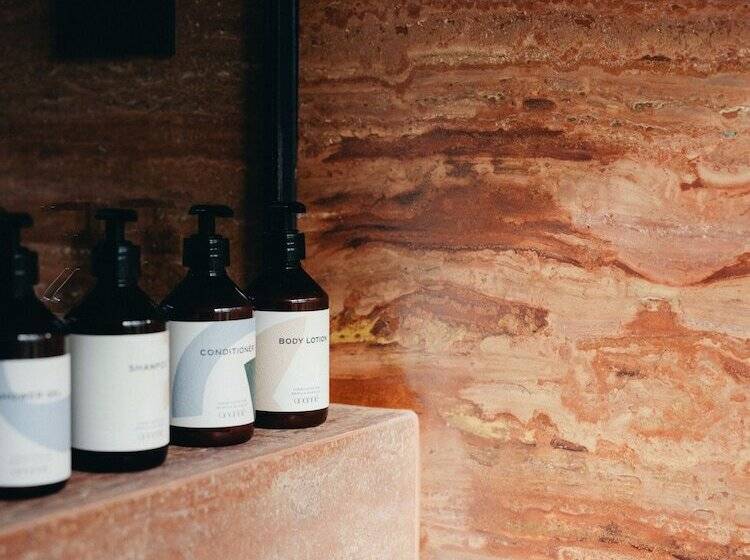 هتل Mamula Island