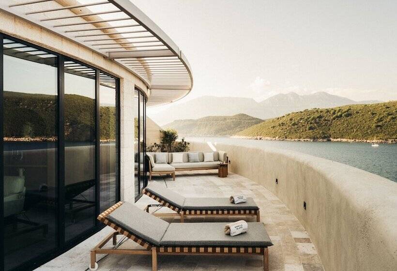 هتل Mamula Island