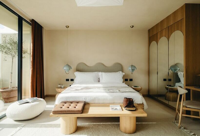 هتل Mamula Island