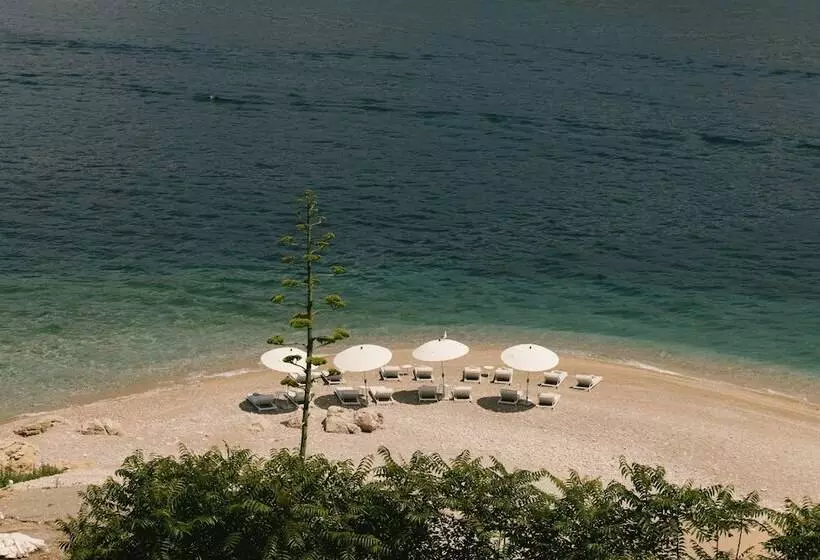 هتل Mamula Island
