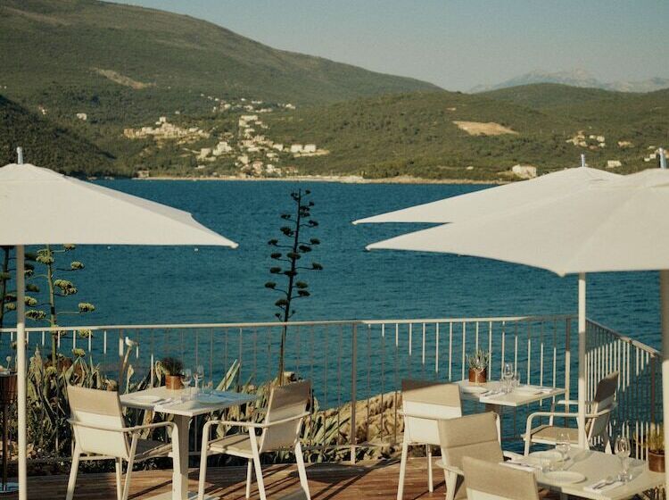 هتل Mamula Island